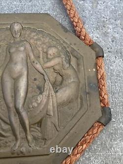 Ancienne Plaque Art Deco Laiton Femme 3 Grâces P Turin Gerbe Or Paris