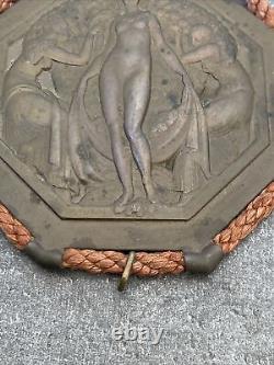 Ancienne Plaque Art Deco Laiton Femme 3 Grâces P Turin Gerbe Or Paris