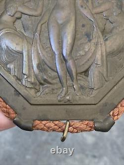 Ancienne Plaque Art Deco Laiton Femme 3 Grâces P Turin Gerbe Or Paris