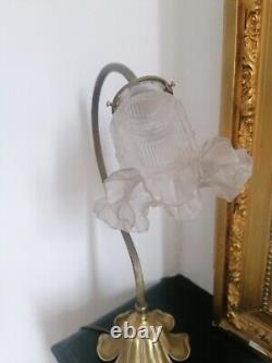 Ancienne lampe à poser en laiton avec sa tulipe col de cygne, art nouveau