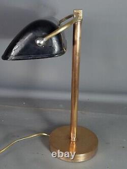 Ancienne lampe de bureau dite de banquier fer émaillé et laiton Bon état. SB