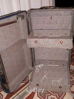 Ancienne malle cabine de voyage cuir tissu laiton boites de rangement étiquettes