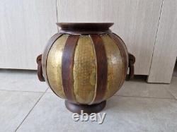 Important vase boule par Gustave Serrurier Bovy dinanderie laiton bois Art Déco