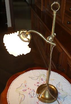 Lampe De Bureau Monte Et Baisse Art Deco Abat Jour Tulipe En Opaline Fonctione