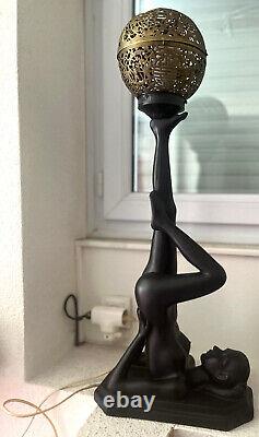 Lampe Femme Nue/ Globe Ideogrammes En Laiton/ Ceramique/ Sytle Art Deco