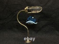 Lampe antique de bateau d'Art déco de mur extérieur de cloison en laiton de