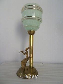 Lampe art deco des années 1940 / 1950 globe en verre sculpture femme statuette