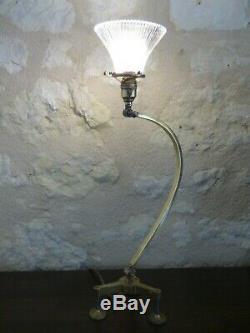 Lampe articulée moderniste verre Holophane, Art Nouveau Art déco. Lampe atelier
