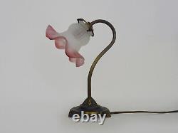 Lampe col de cygne à rotule Art Nouveau en laiton et tulipe en pate de verre