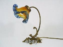 Lampe col de cygne style Art Déco en laiton avec tulipe signée Vianne
