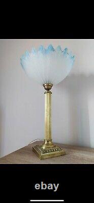 Lampe de table ART DECO en laiton avec abat -jour en verre satine grave