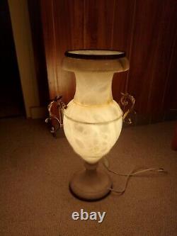 Lampe en albâtre cerclée laiton perle avec anses décorées Vintage