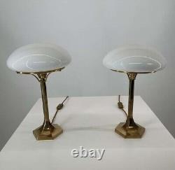 Paire Ancien Art Deco Laiton Milk Glass Shad Eclairage Lampe De Table Lampadaire