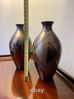 Paire de vases Art Déco en dinanderie vers 1930 hauteur 17 cm