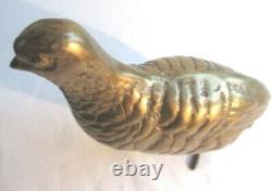 Sculpture Art Déco Nouveau, Oiseau en laiton doré, une perdrix, chasse